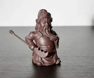 Чайная фигурка «Воин» , исинская глина